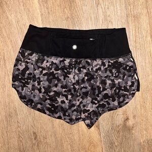 Athleta Running Free Printed Shorts